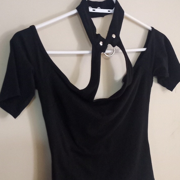 Black O-ring Halter Top - Picture 2 of 5